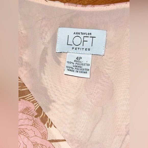 Loft Sheer Top with under shell. - Picture 3 of 3